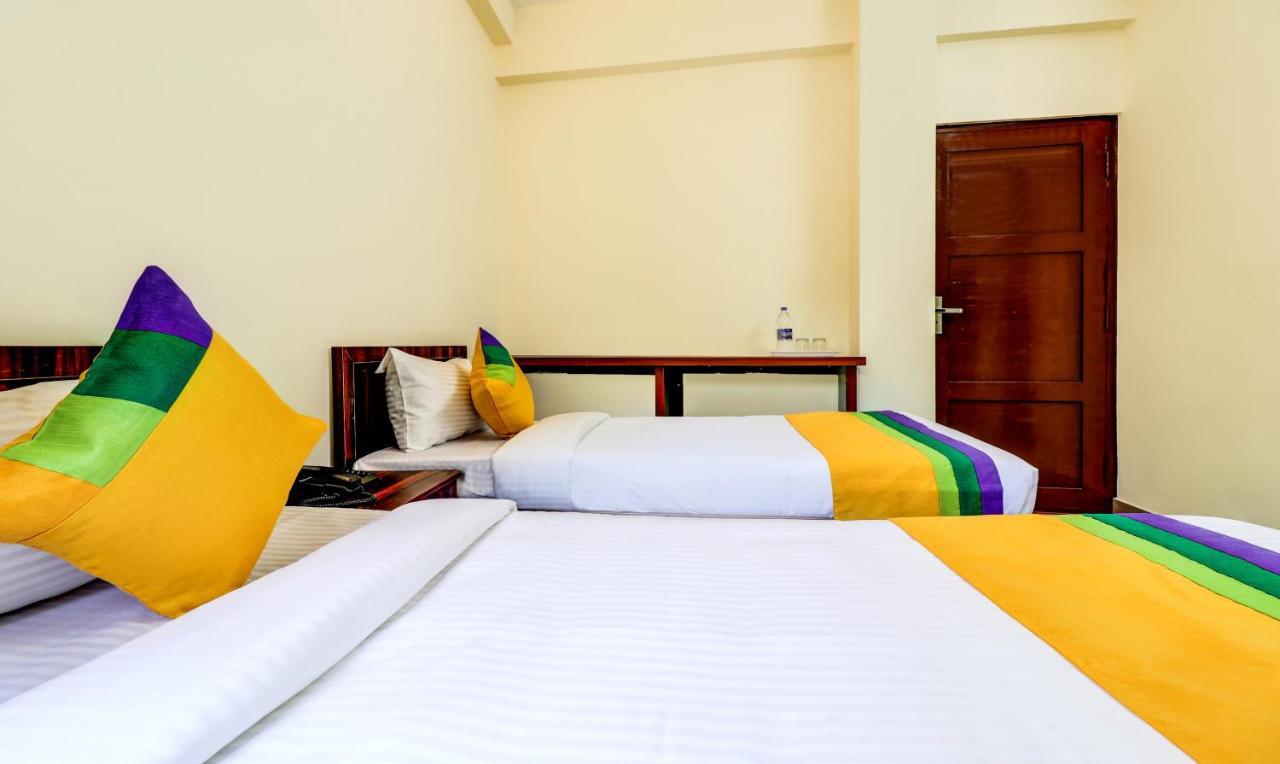 Itsy Hotels Rain Tulsi Stayz, Palarivattom Junction Kochi エクステリア 写真