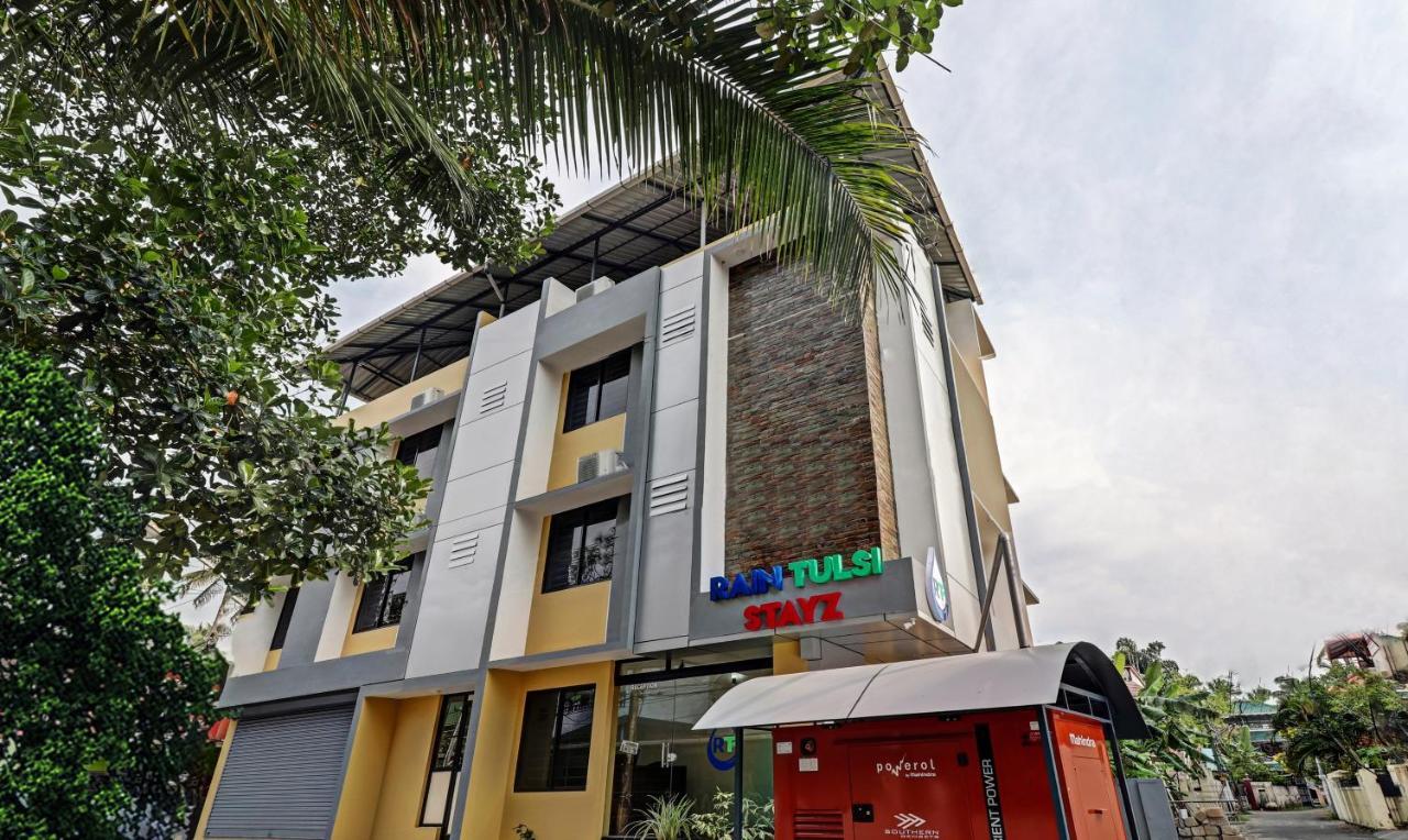 Itsy Hotels Rain Tulsi Stayz, Palarivattom Junction Kochi エクステリア 写真