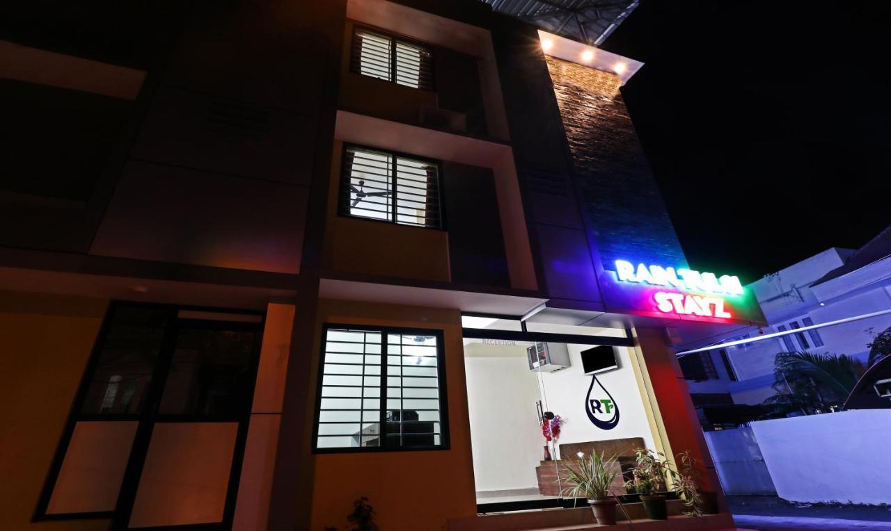 Itsy Hotels Rain Tulsi Stayz, Palarivattom Junction Kochi エクステリア 写真