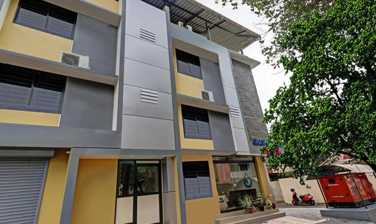 Itsy Hotels Rain Tulsi Stayz, Palarivattom Junction Kochi エクステリア 写真